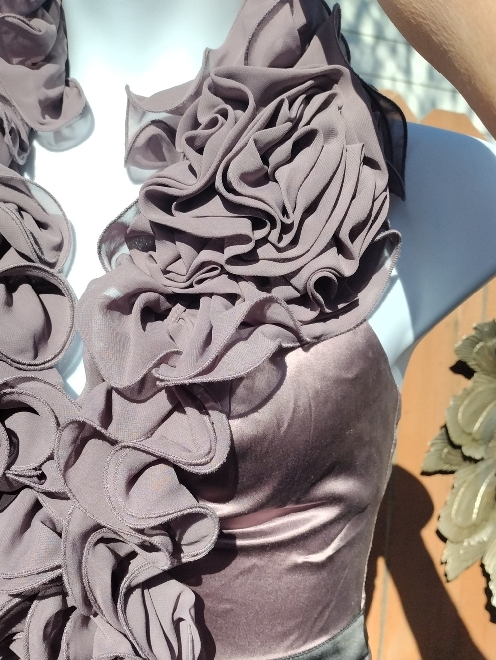 💜 Y2K bebe Dusty Mauve/ Taupe Satin Dramatic Ruffled Fairycore Halter Top - Picture 3 of 15